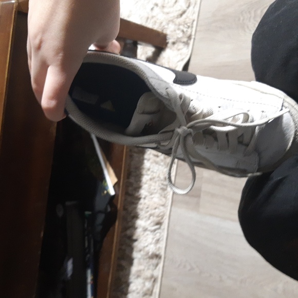 Nike - Picture 4 of 4